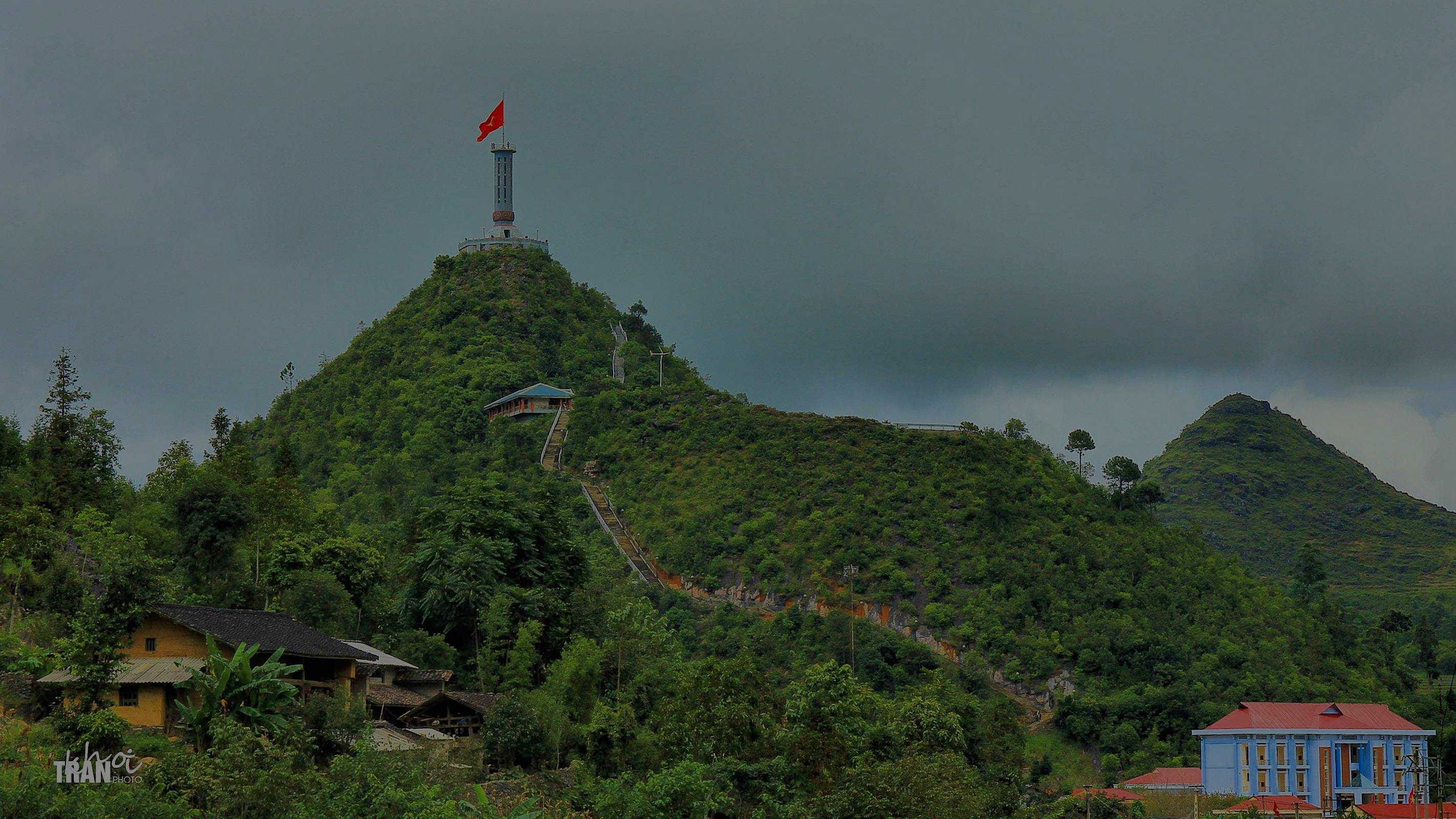 Lung Cu Flagpole